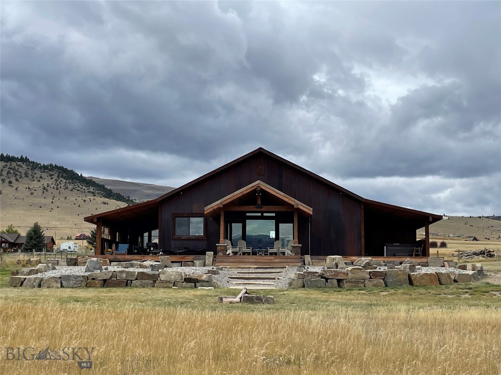 333 Shining Mountains Loop, Ennis