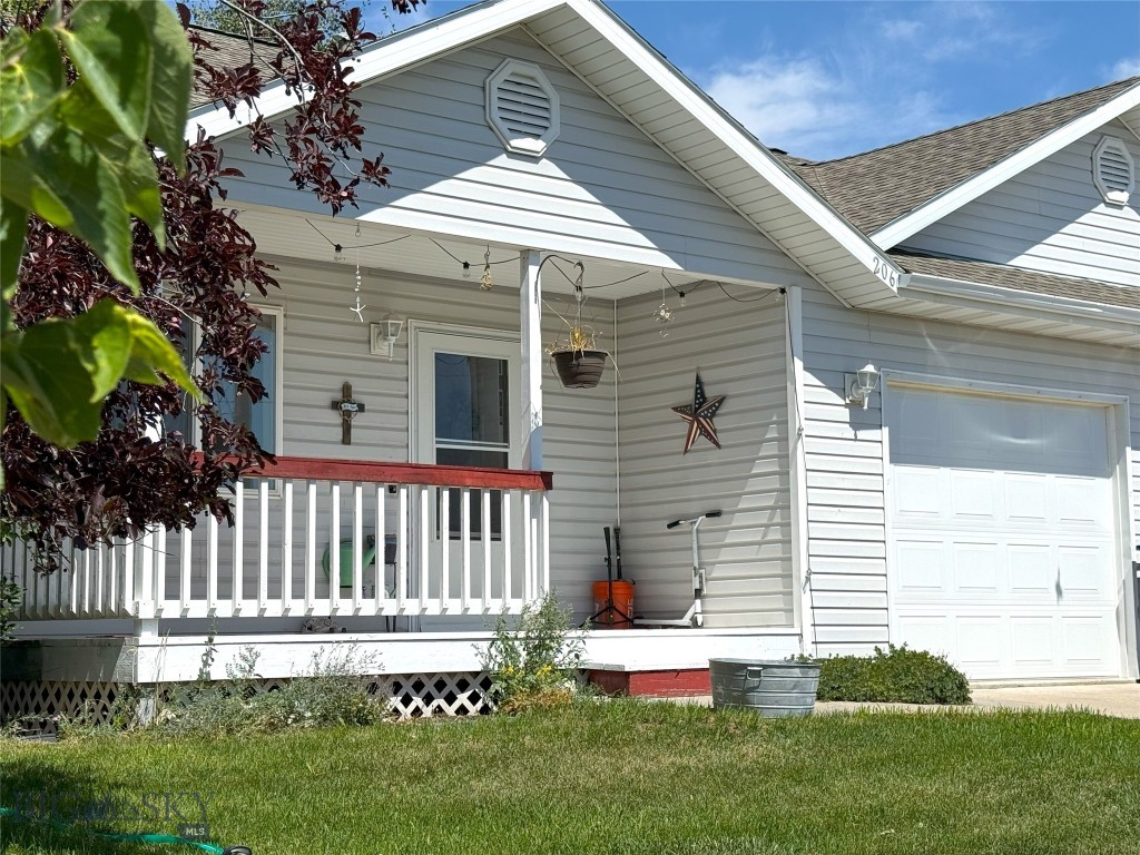 206 W Reservoir Street, Livingston