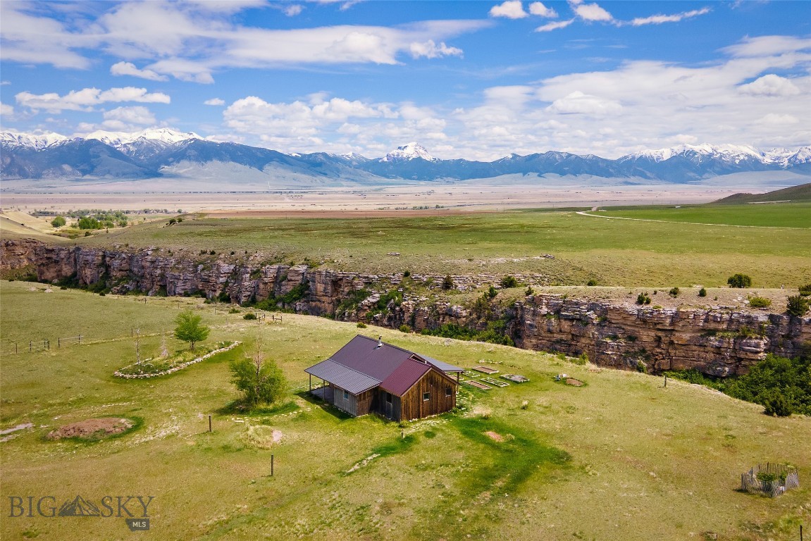 267 Hayfield Loop Trail, Ennis