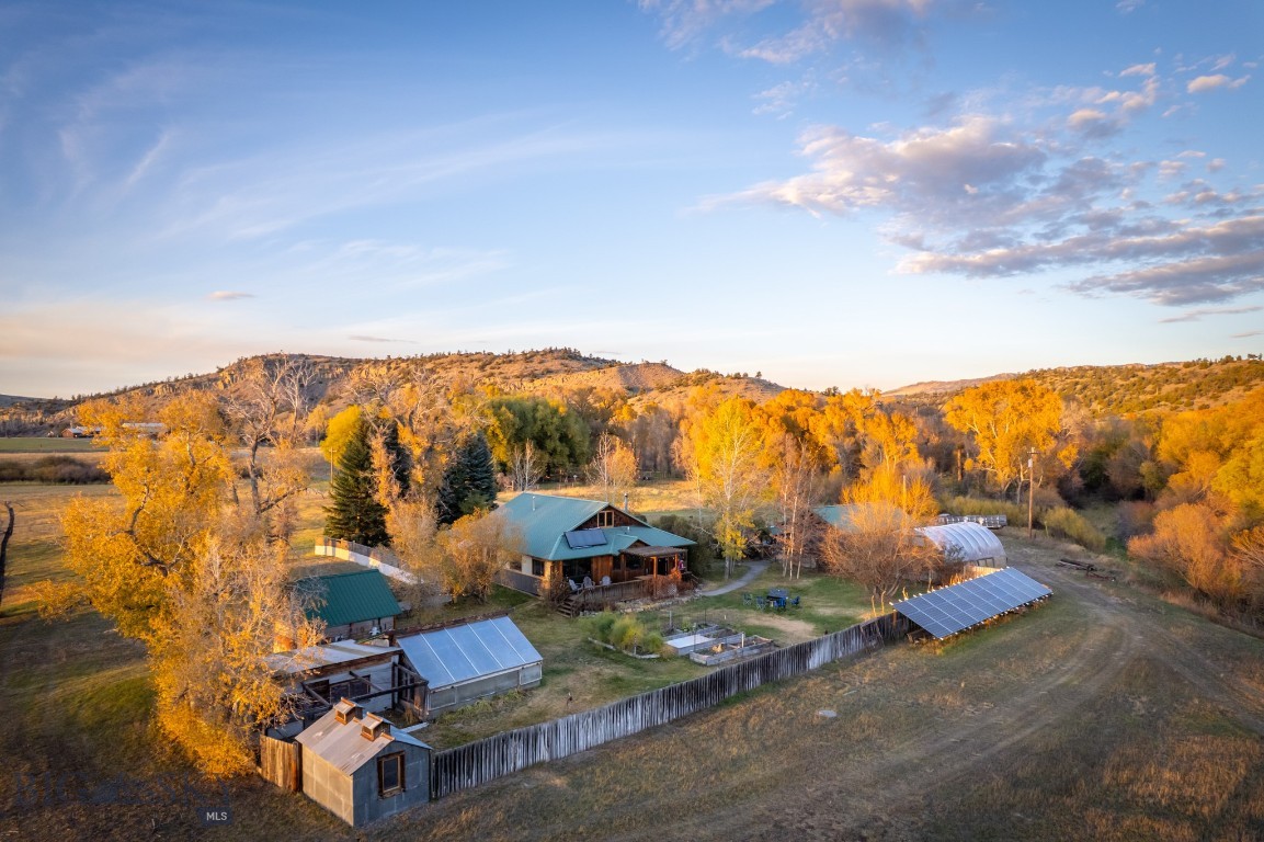 36 Convict Grade Road, Livingston, Montana