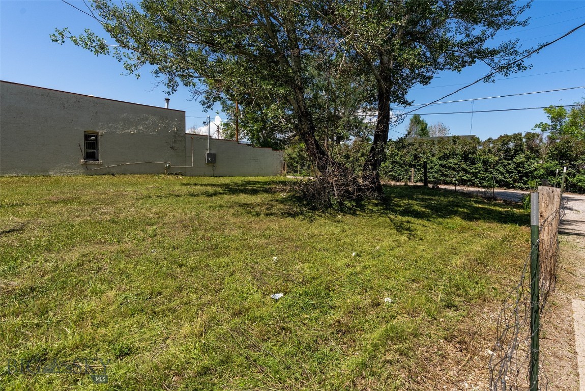 203  Broadway Street, Townsend