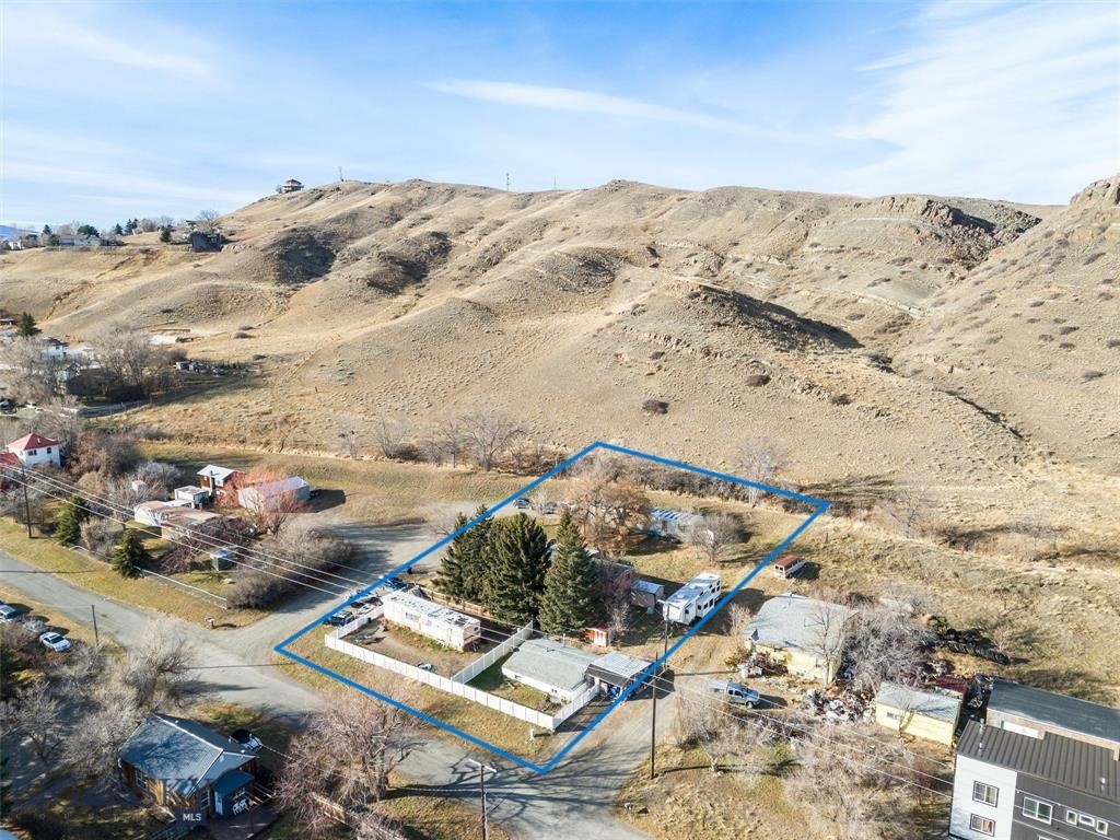 907 E Montana Street, Livingston