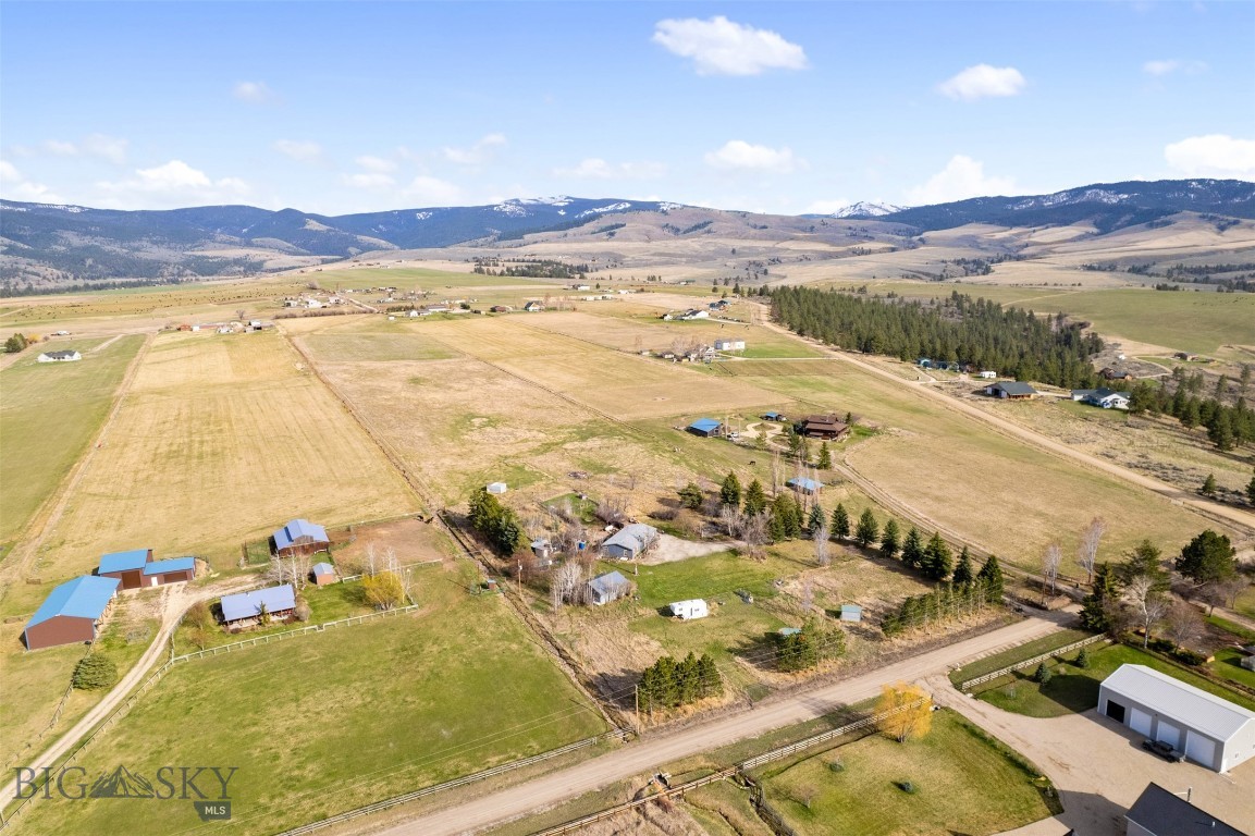 3018 Mack Smith, Stevensville