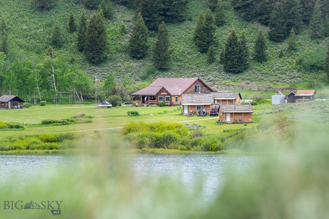 5200 Elk Lake Road, Lima