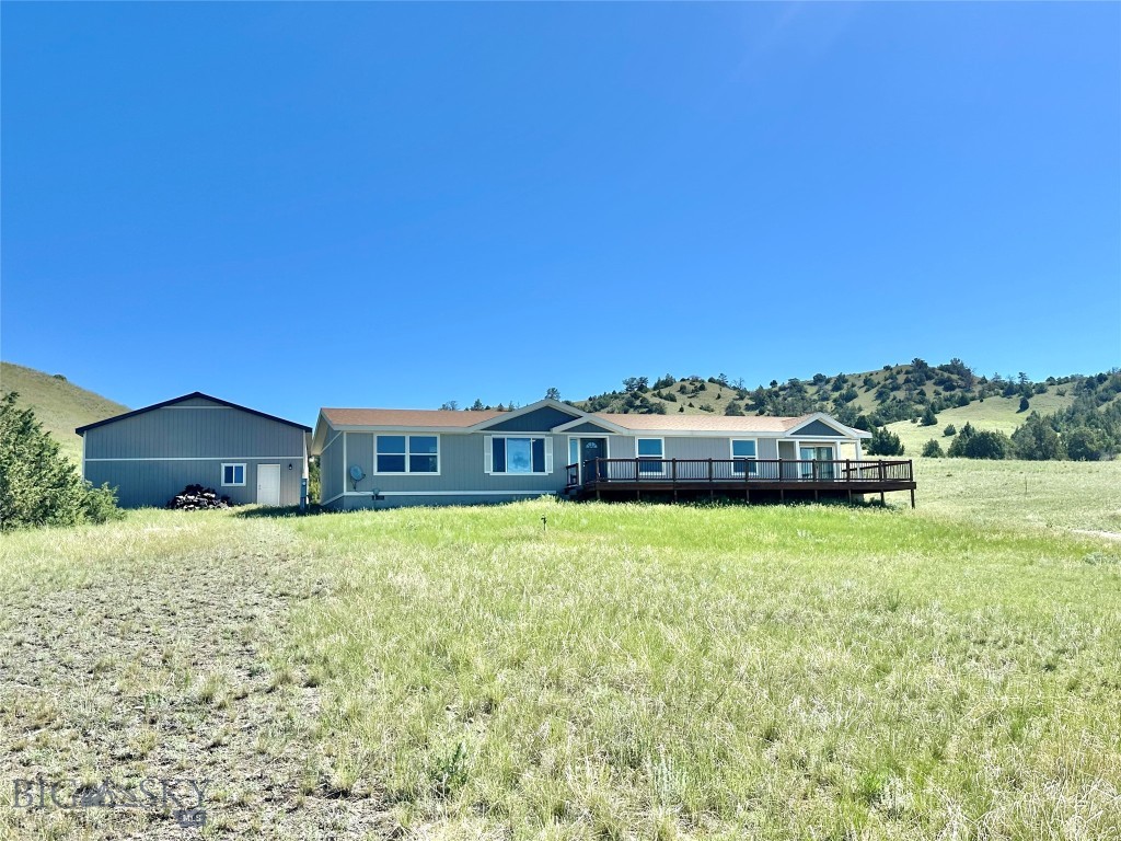 127 Hayden Taylor Road and Lot 528, Three Forks