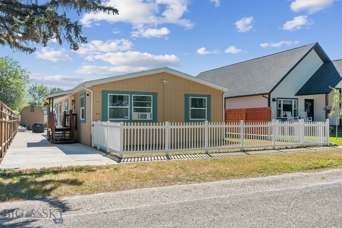 411 3rd Avenue E, Three Forks
