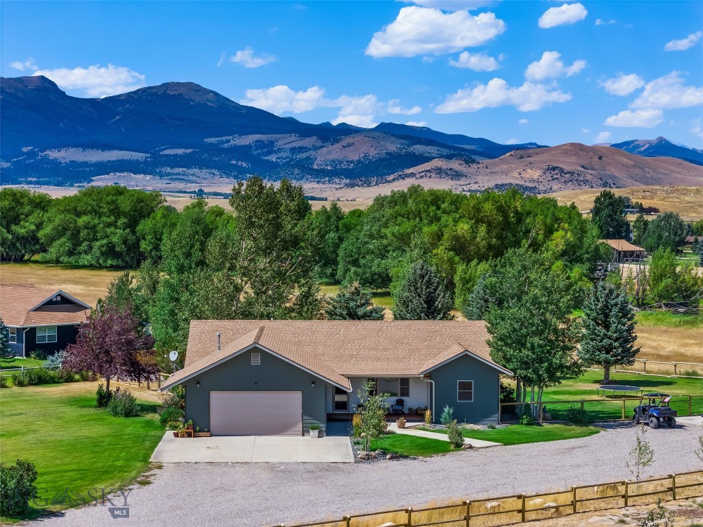 39 Rainbow Loop Drive, McAllister