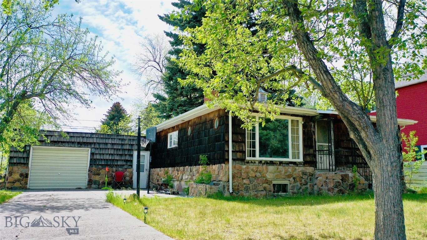 620 S 10th Street, Livingston