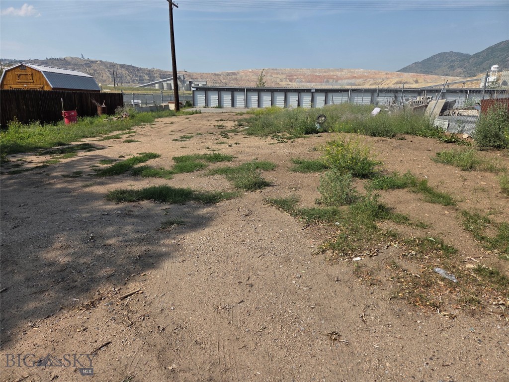 TBD Pine, Butte