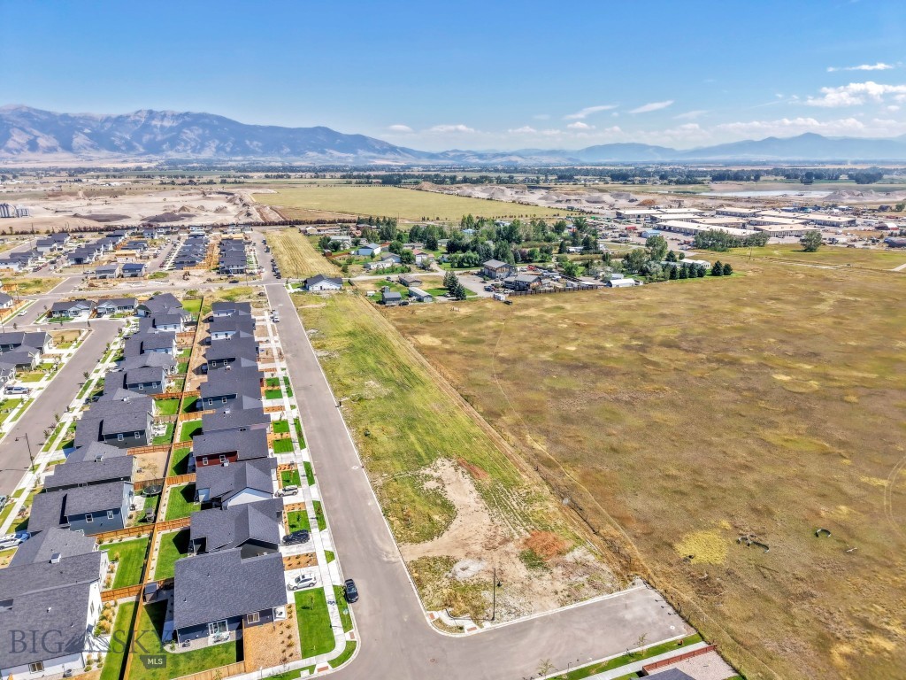 706 Spaniel Lane, Belgrade, Montana
