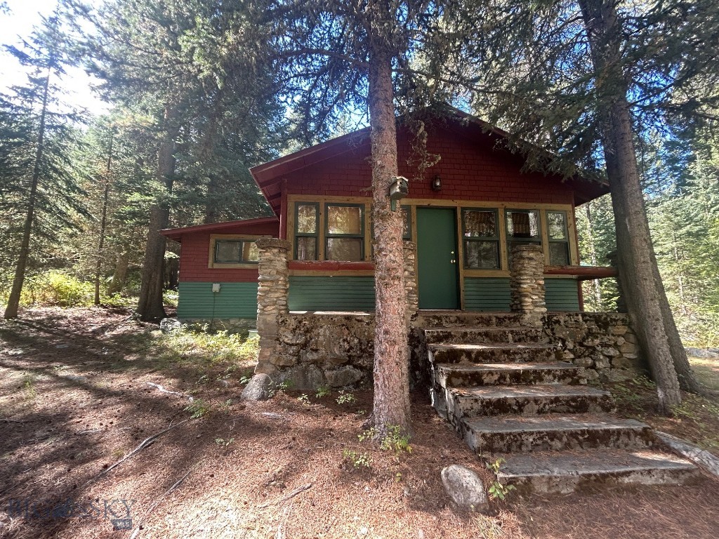 1040 Cascade Creek Road, Gallatin Gateway