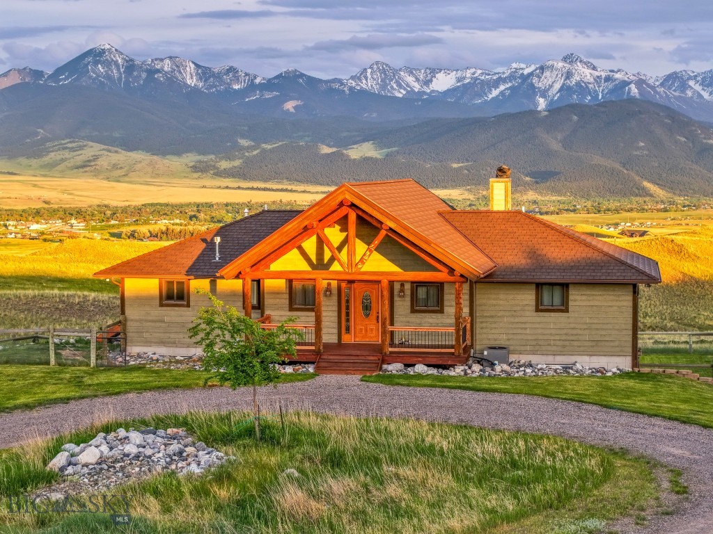 56 Trails End, Livingston