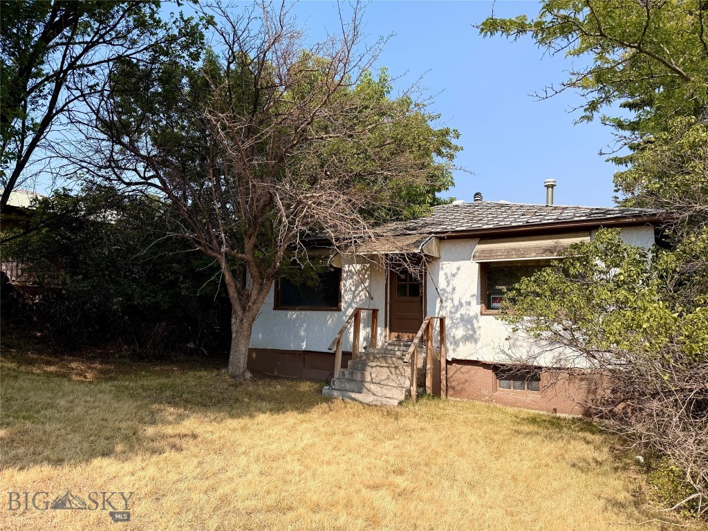 528 N G Street, Livingston