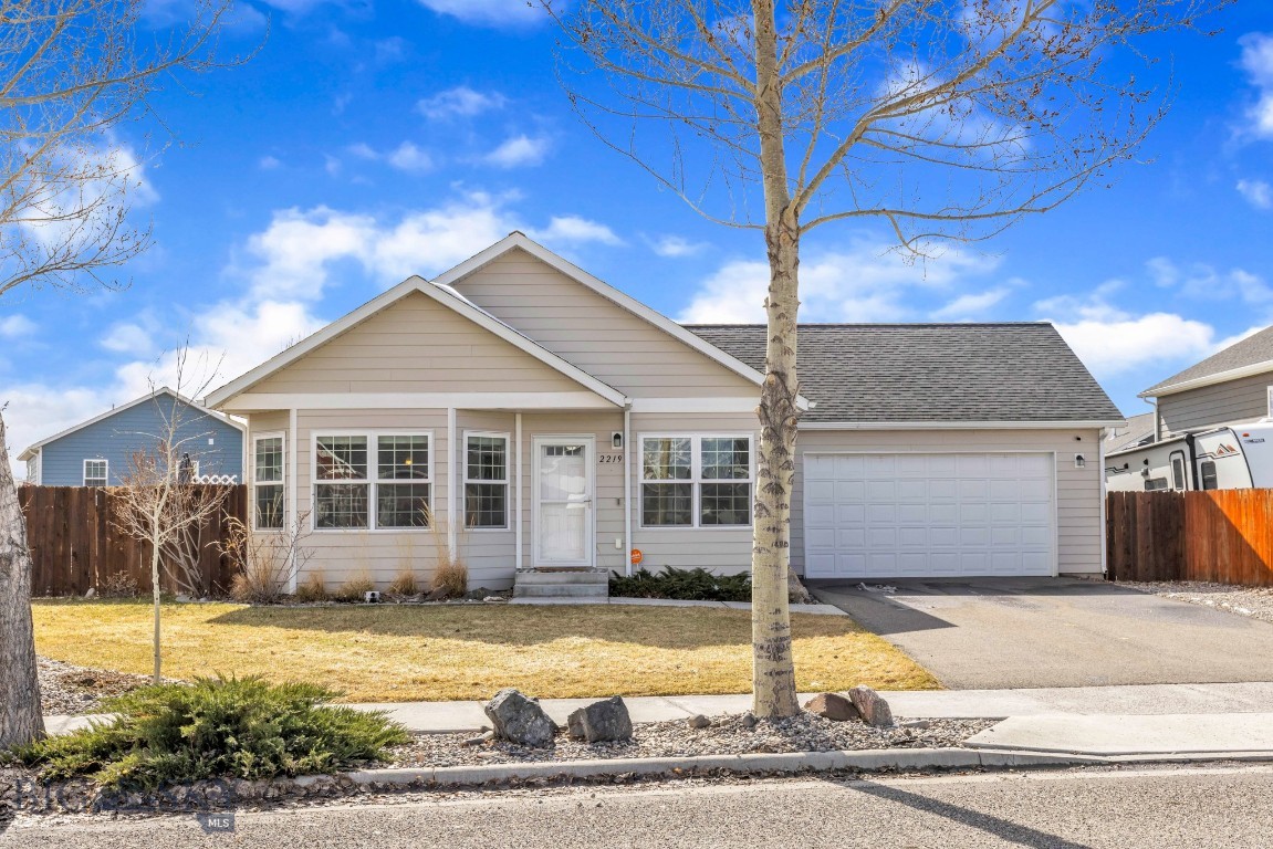 2219 Sturnella Lane, Belgrade