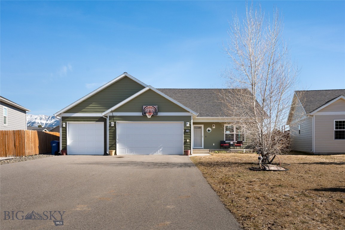 2210 Sturnella Lane, Belgrade
