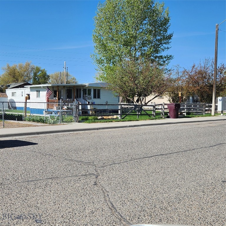 434 Barnett Avenue, Dillon