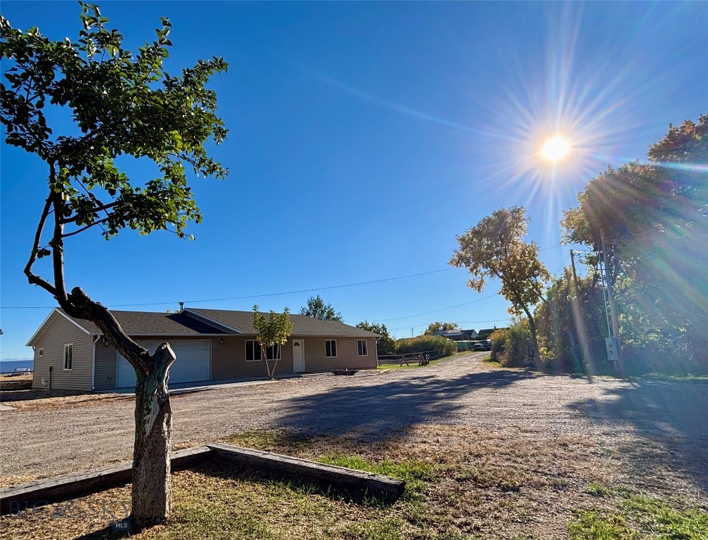 209 W Helena Street, Dillon