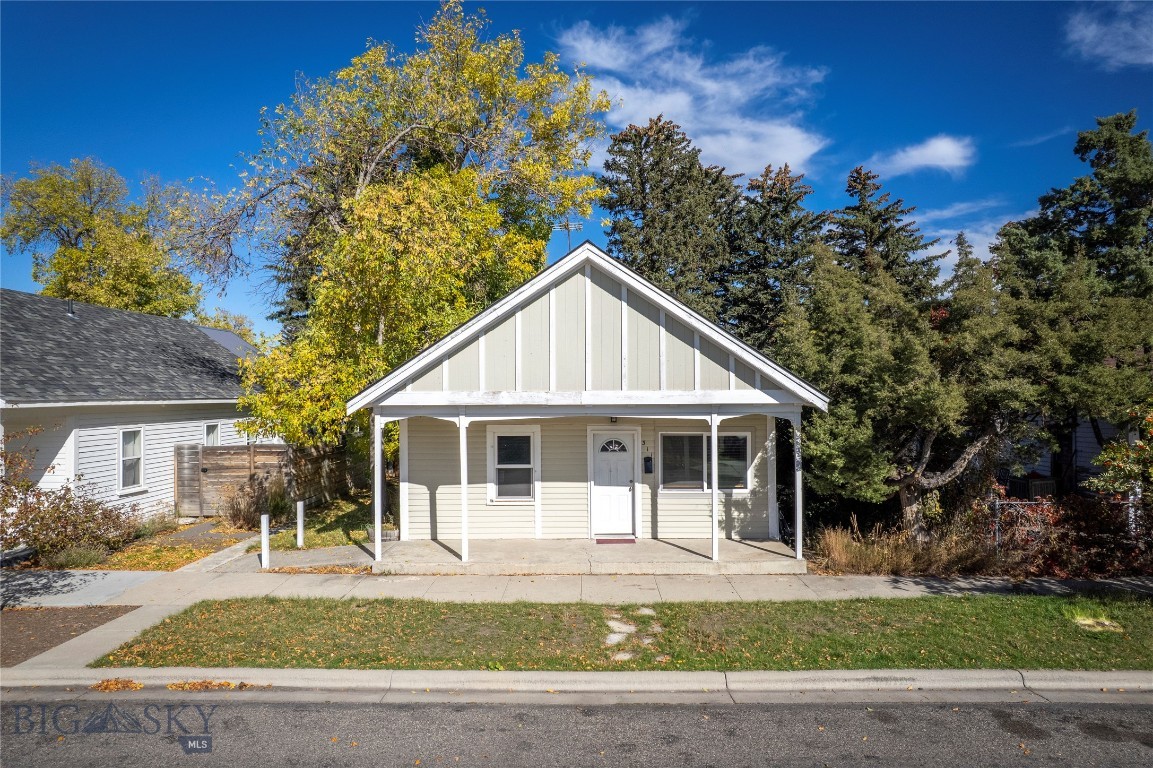 311 S B Street, Livingston