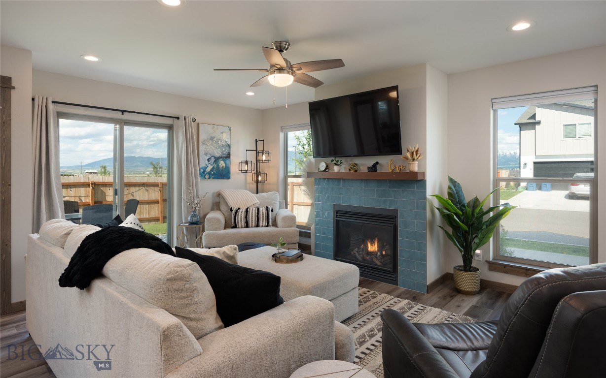 2001 Klaus Avenue A, Belgrade