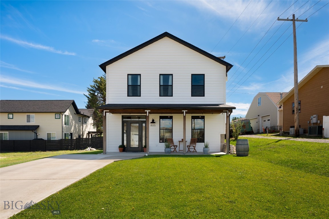 805 W Summit Street, Livingston