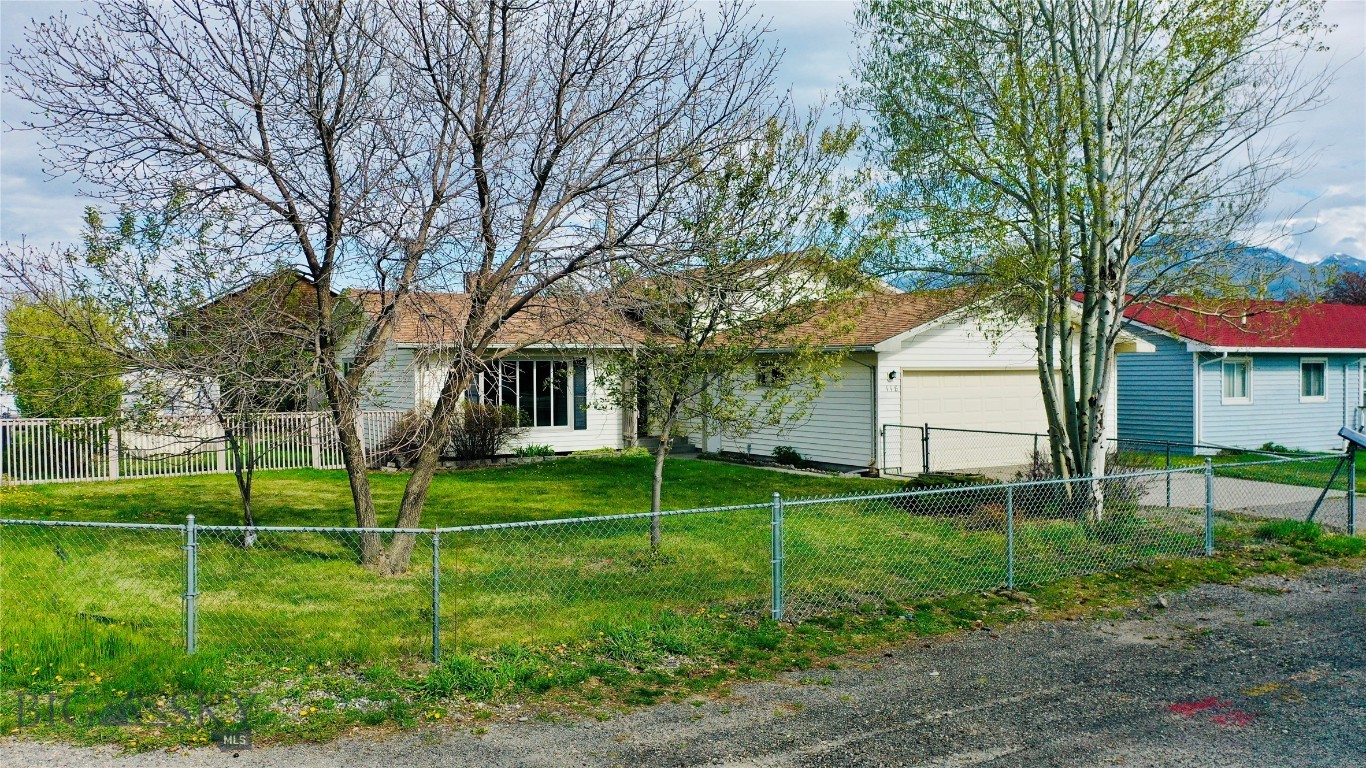 118 Elm Lane, Livingston