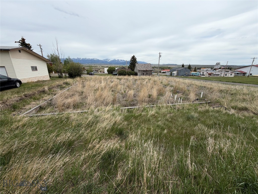 308 Hill Street N, Wilsall, Montana