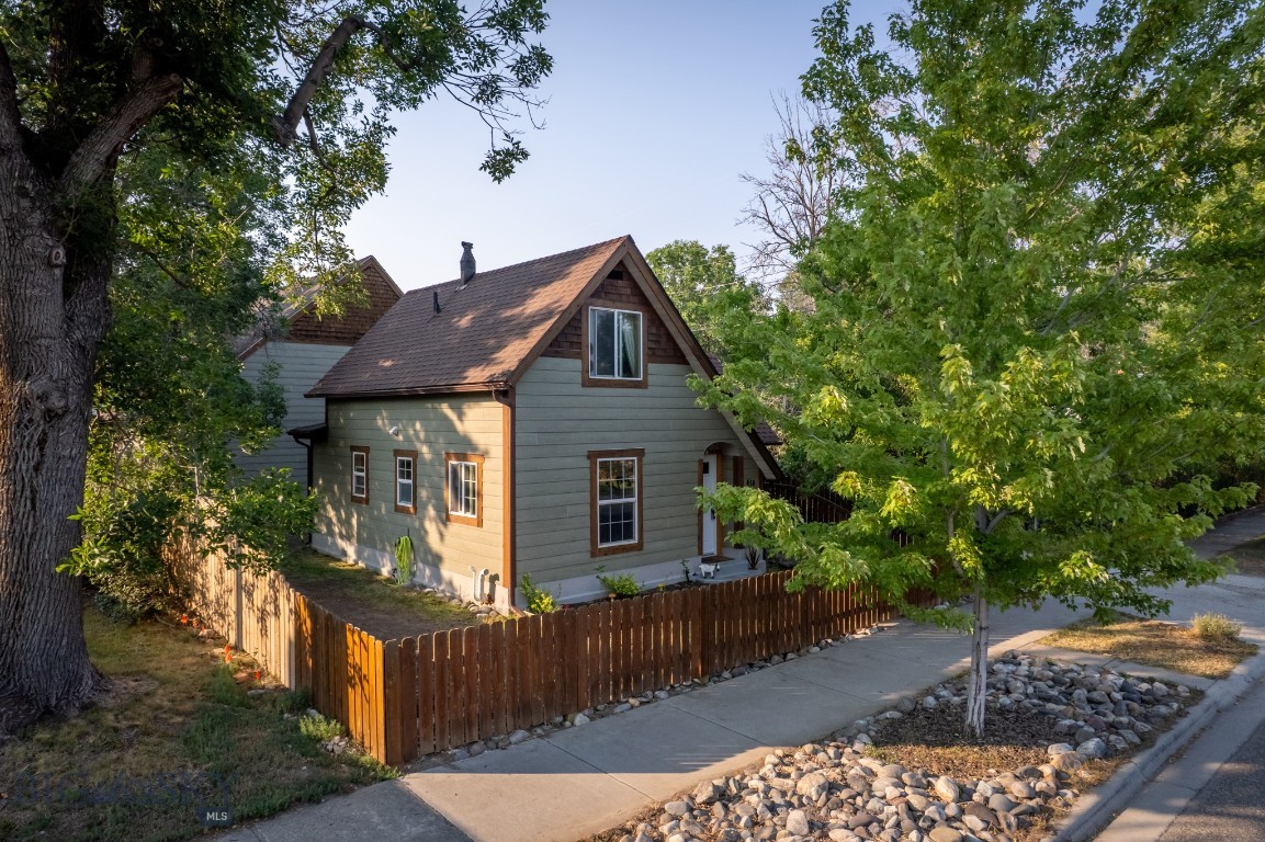 414 W Chinook Street, Livingston