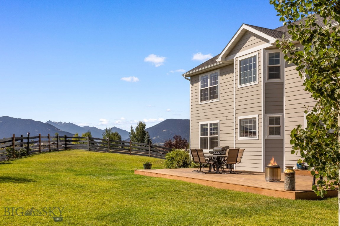 1206 Parkview, Livingston