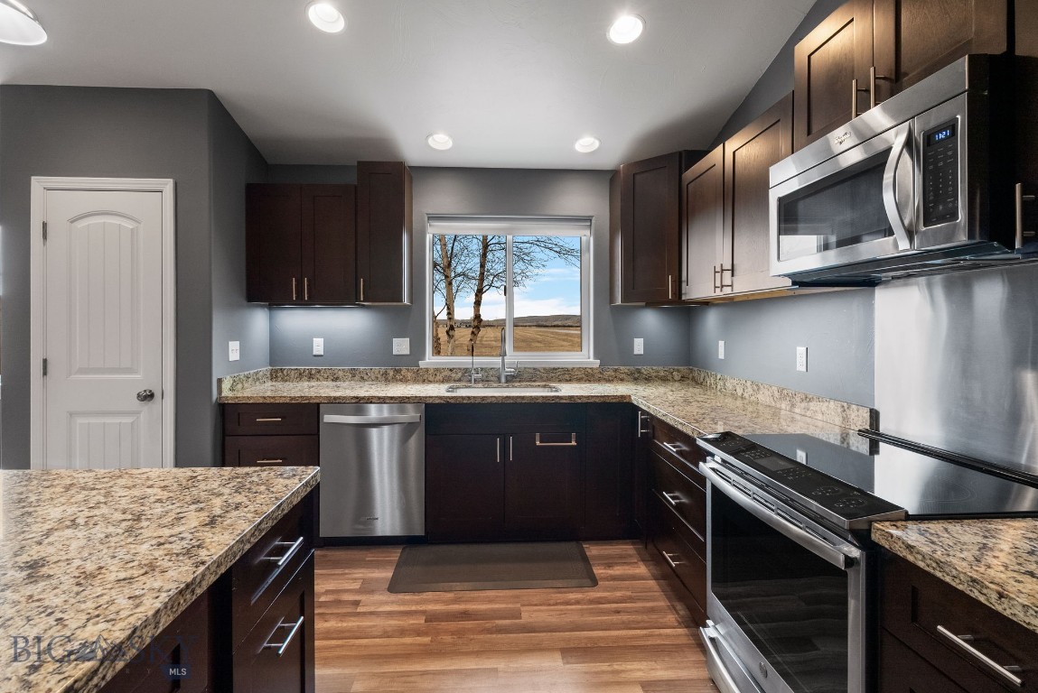 314 Farmall Lane, Manhattan