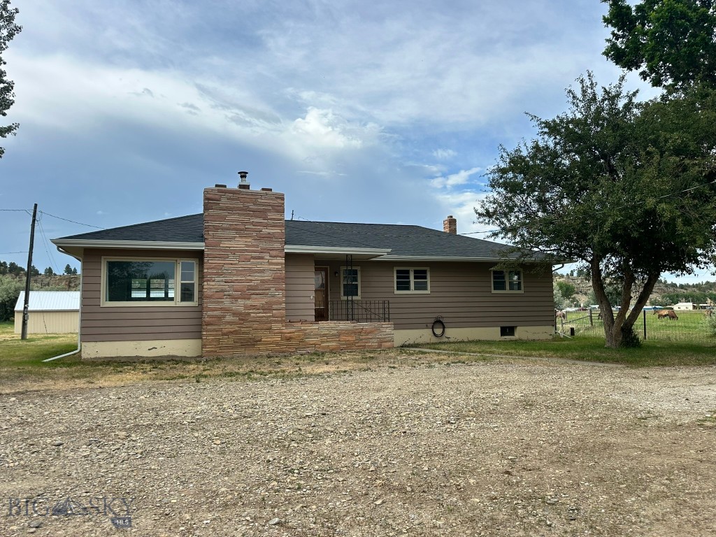 417 River Avenue E, Ryegate, Montana
