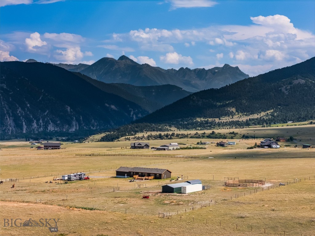 110 Buffalo Trail, Livingston