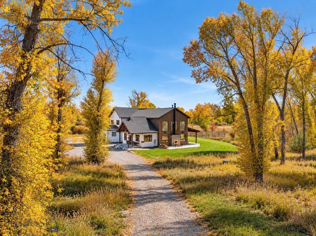 2211 Heeb Road, Manhattan, Montana